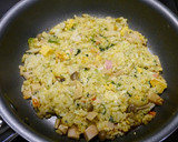 簡単！野菜炒めリメイク☆カレーピラフ作り方3写真
