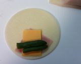 インゲン×ハム×チーズの餃子の皮包み揚げ作り方3写真