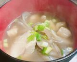 舞茸と柔らか鶏胸肉の汁物作り方6写真