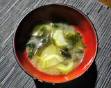 ブロッコリーの茎とわかめの味噌汁作り方3写真