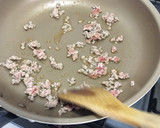かぶの葉と豚ひき肉のエスニック炒め♪作り方1写真