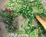 かぶの葉と豚ひき肉のエスニック炒め♪作り方2写真