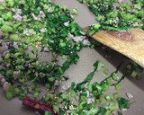 かぶの葉と豚ひき肉のエスニック炒め♪作り方3写真