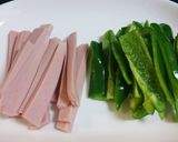 ピーマンとおさかなソーセージの甘辛炒め作り方1写真