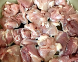 素材の旨味がじんわり 鶏と根菜の煮物作り方2写真