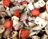 素材の旨味がじんわり 鶏と根菜の煮物作り方5写真