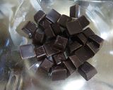超簡単♪マシュマロ＆ナッツ♥チョコバー作り方1写真
