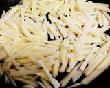 じゃがいもとニンニクの芽と豚肉の炒め物❤作り方4写真