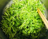 豆苗だけ！塩酒粕で簡単美味しい炒め物作り方5写真