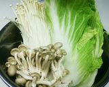 肉団子と白菜、キノコのピリ辛味噌スープ作り方6写真