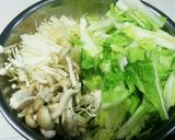 肉団子と白菜、キノコのピリ辛味噌スープ作り方7写真