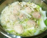 肉団子と白菜、キノコのピリ辛味噌スープ作り方9写真