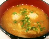 肉団子と白菜、キノコのピリ辛味噌スープ作り方11写真