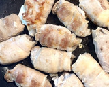 我が家の定番♡肉巻き豆腐キムチーズ焼き♡作り方3写真