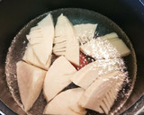 タケノコとつみれとこんにゃくの煮物★作り方1写真