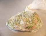 お弁当にも☆鶏胸肉のノリ塩卵白天！作り方3写真