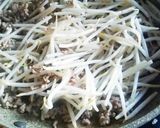 もやしと挽き肉のマヨ炒め作り方2写真