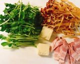 豆苗と山茶茸、ベーコンのバター炒め作り方1写真