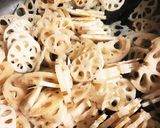 蓮根のきんぴら!醤油無し 塩麹で!作り方1写真