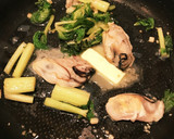 冷凍牡蠣とセロリのイタリアン炒め作り方2写真