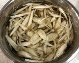 炊飯器で丸ごと鶏もも肉の炊き込みご飯！作り方2写真