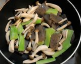 こんにゃくとキノコの鮭フレークきんぴら！作り方2写真