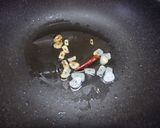 一つの鍋で作る魚介のトマトソースパスタ作り方1写真