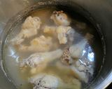 シンプル！旨味たっぷり鶏手羽元で水炊き！作り方2写真