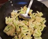 カリフローレのシャキシャキ炒め作り方4写真