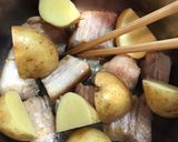 しみしみ〜新じゃがいも♡味噌味の豚の角煮作り方3写真