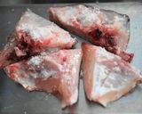 鯛のあらと新じゃがの塩麹煮作り方1写真