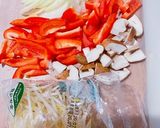 ☆豚こま団子と赤パプリカの甘酢あん炒め☆作り方1写真