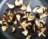カマンベールチーズと椎茸のアヒージョ作り方3写真