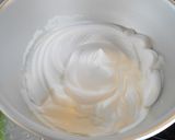 ホワイトチョコのシフォンケーキ作り方17写真