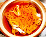 超簡単！切って乗せて煮るだけ鍋焼きうどん作り方2写真