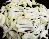 生姜焼きに匹敵❤豚肉と玉葱のトンテキ炒め作り方4写真