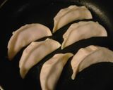 節約おつまみ　もやしと玉ねぎの餃子作り方8写真