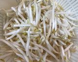 煮汁リメイク！もやしとわかめのスープ作り方1写真