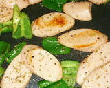 魚肉ソーセージとピーマンの炒め物♬+゜作り方1写真