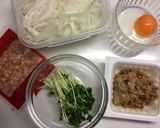 火を使わずに♪簡単新玉ねぎと納豆の和え物作り方1写真