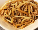 ピリ辛お酒が進むもやしと筍豚肉の炒め作り方10写真