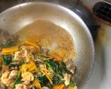 鶏もも肉と砂ズリの炒め物作り方5写真