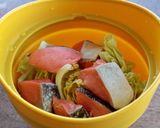 レンジで簡単！春キャベツと塩鮭のポトフ作り方3写真