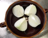 焼き鳥缶(塩味)でオニオングラタンスープ作り方2写真