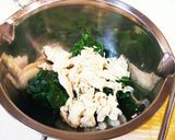 ほうれん草と茹で鶏のニンニクオイル和え作り方1写真