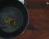 タイの菓子: 黄色のカオニャオとエビ作り方20写真