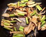 アスパラとエリンギのバター炒め作り方1写真