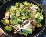 アボカドと野菜の炒め物作り方2写真