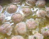 ホッとするね♪キャベツと鶏ミンチのスープ作り方4写真