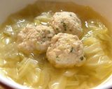 ホッとするね♪キャベツと鶏ミンチのスープ作り方5写真
